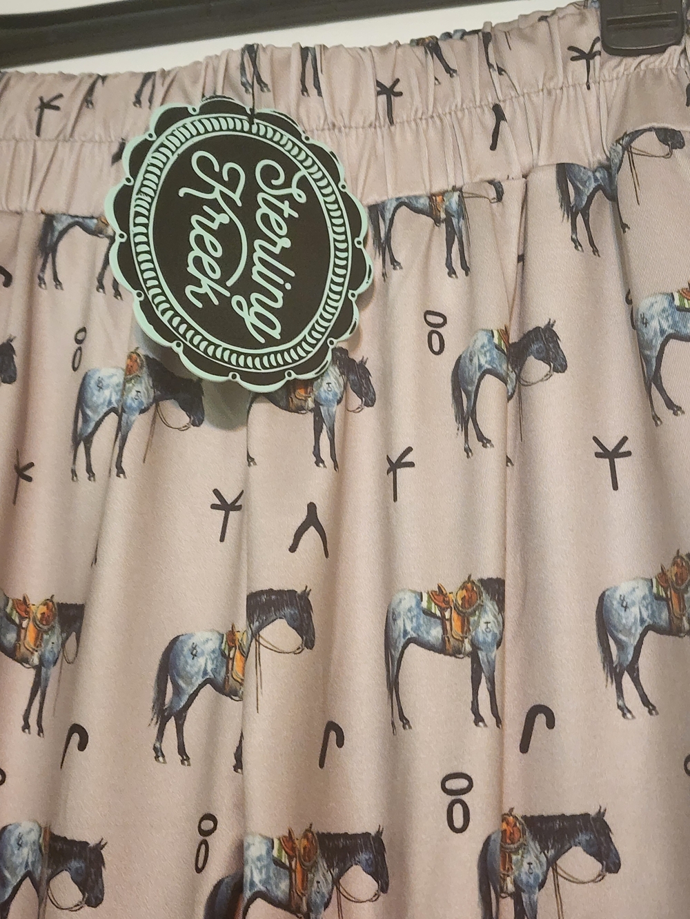 Sterling Kreek Beige Jogger Pants with Horse Print With Matching Tshirt - Picture 2 of 4